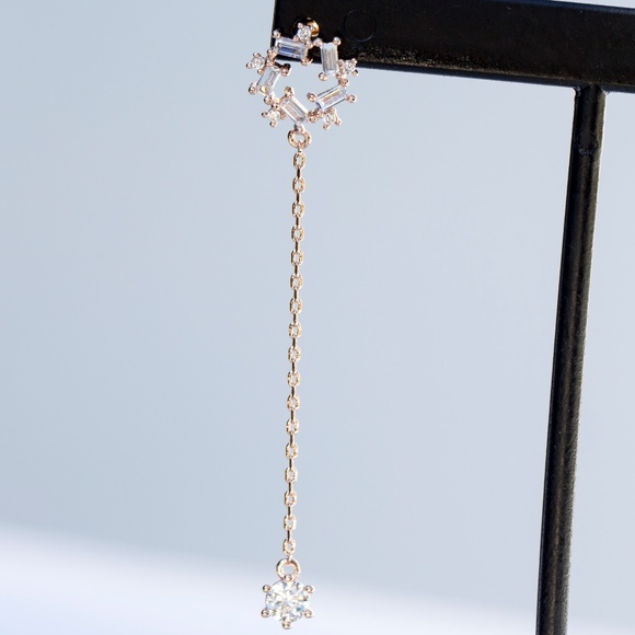 Rose gold crystal linear drop earrings - Picture 4 of 6